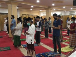 Video Masjid Nurul Islam Koja Gelar Salat Jumat 2 Gelombang