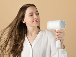 Hey Girls! Xiaomi Bawa Hair Dryer Pintar ke Indonesia