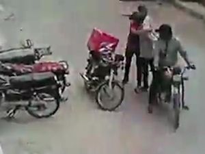 Nggak Tega, Perampok di Pakistan Kembalikan Barang Korbannya