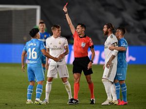 Tendang Kaki Ramos, Pemain Muda Korsel Ini Kena Kartu Merah