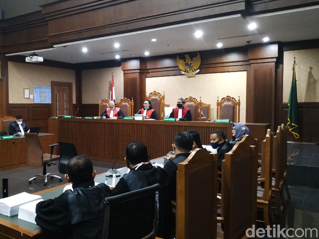 Baca Pleidoi, Imam Nahrawi Minta Jadi JC-Hak Politik Tak Dicabut Baca Pleidoi, Imam Nahrawi Minta Jadi JC-Hak Politik Tak Dicabut
