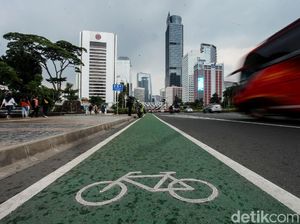 Aksi Ngeri Begal Lukai Pesepeda di Selatan Jakarta Aksi Ngeri Begal Lukai Pesepeda di Selatan Jakarta