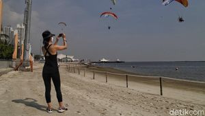Asyik! Pantai Ancol Kembali Dibuka, Tapi...