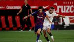Potret Lionel Messi Jatuh Bangun Lawan Sevilla