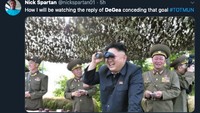 Sampai Kim Jong-un tersenyum geli melihat performa De Gea. (Foto: internet/Twitter)