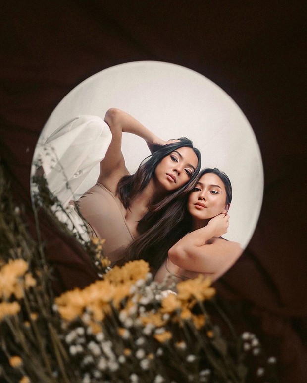 7 Gaya Foto OOTD Aesthetic ala Influencer Nazla Alifa