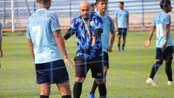 Asisten Pelatih Persela Lamongan Fabio Oliveira