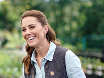 Tanpa Masker, Kate Middleton Perdana Keluar Rumah Setelah Karantina