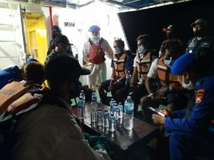 Video Kapal Tenggelam di Selat Sunda, 6 Selamat 10 Hilang