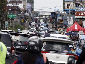 New Normal, Jalur Puncak Padat Merayap
