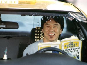 Sinopsis The Tuxedo Dibintangi Jackie Chan, Tayang di Bioskop Trans TV