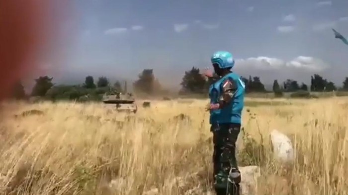 Viral prajurit TNI yang tergabung pasukan perdamaian PBB menghalau tank Israel yang mendekati wilayah Lebanon
