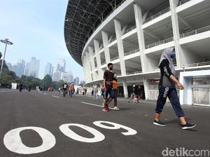 Video Kawasan GBK Disemprot Disinfektan