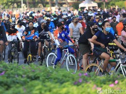 Wadidaw! CFD Minggu Pagi Transisi Pertama Jakarta Ramai Banget