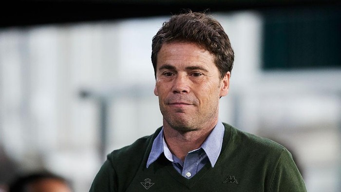 SEVILLE, SPAIN - FEBRUARY 21: Joan Francesc Ferrer Rubi, Manager of Real Betis looks on prior to the Liga match between Real Betis Balompie and RCD Mallorca at Estadio Benito Villamarin on February 21, 2020 in Seville, Spain. (Photo by Fran Santiago/Getty Images)