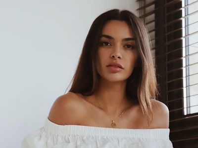 Foto: Model Cantik Istri Dani Alves yang Dipuji Superseksi