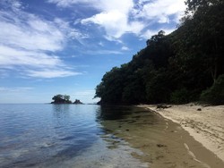 Ini Baru Pantai Pasir Putih Menawan dari Sulawesi