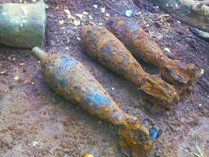 Warga Ciamis Temukan 3 Mortir Saat Menggali di Kebun Pisang