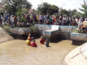 Cerita Tarjono Tenggelam 16 Jam-Diajak Wanita ke Istana, Ini Kata Tim SAR Cerita Tarjono Tenggelam 16 Jam-Diajak Wanita ke Istana, Ini Kata Tim SAR
