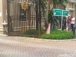 Cerita Satpam Adang Pelaku Penembakan Sebelum Tabrak Pagar di Green Lake City