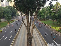 CFD Kembali Diberlakukan, Kawasan Simpang Susun Semanggi Ramai Pesepeda