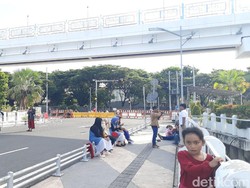 Sejumlah Warga di Kenjeran Surabaya Tak Tahu Ada Gerhana Matahari Cincin