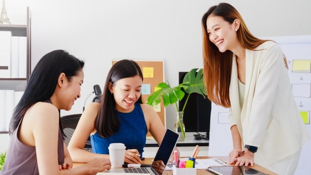 Memberi Perhatian Pada Rekan Kerja/Freepik.com Memberi perhatian kepada rekan kerja