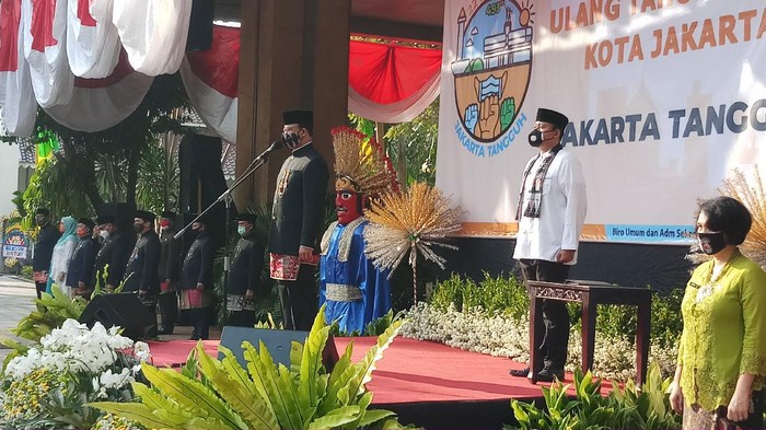 Anies pimpin upacara HUT ke-493 DKI Jakarta (Foto: Farih Maulana/detikcom)
