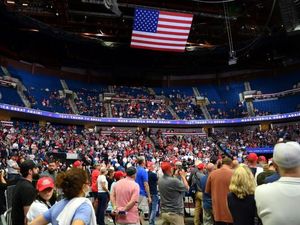 Trump Geram karena Kampanyenya di Tulsa Sepi Pendukung