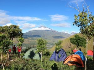5 Tempat Camping di Lombok Timur, Menikmati Indahnya Rinjani Tanpa Mendaki