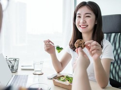 Jangan Asal Makan, Ini Camilan Tepat Saat Kembali Ngantor