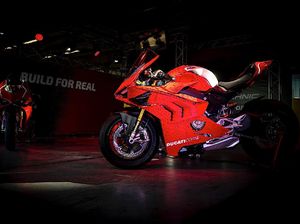 Butuh 15.000 Keping Lego Bikin Ducati Panigale V4R Seukuran Asli Butuh 15.000 Keping Lego Bikin Ducati Panigale V4R Seukuran Asli