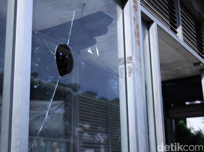 Miris Melihat Kondisi Halte Trans Metro Bandung