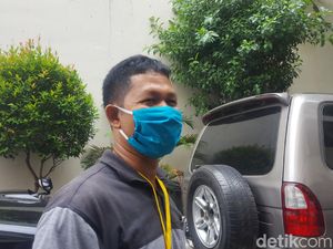 Irwansyah Siregar Hadir di Sidang Penyerang Novel Baswedan, Tuntut Keadilan Irwansyah Siregar Hadir di Sidang Penyerang Novel Baswedan, Tuntut Keadilan