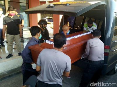 Jenazah Penyerang Wakapolres Karanganyar Dimakamkan di Semarang