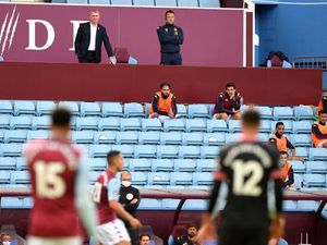 Lihat Aston Villa Jebol Gawang Chelsea, Begini Reaksi John Terry Lihat Aston Villa Jebol Gawang Chelsea, Begini Reaksi John Terry