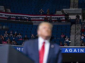 Kursi Kosong dalam Kampanye Trump di Tulsa