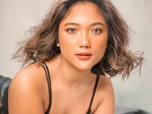 Lagu Cinta Marion Jola yang Lagi Kasmaran dengan Gitarisnya Lagu Cinta Marion Jola yang Lagi Kasmaran dengan Gitarisnya