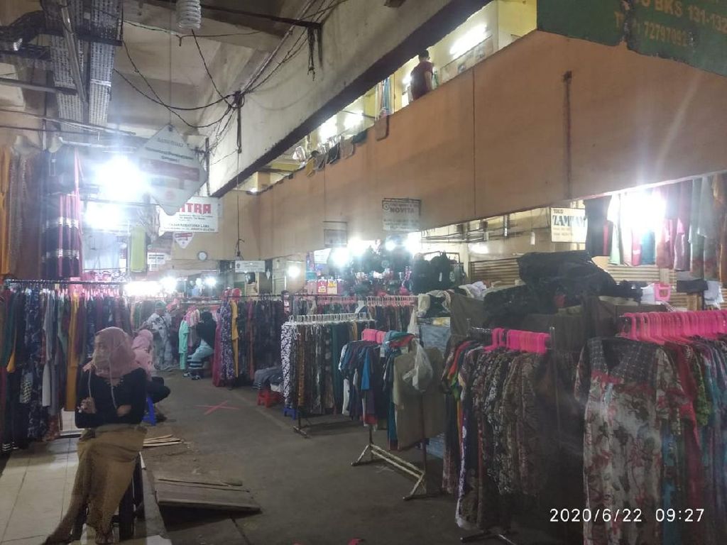 Melihat Penerapan Protokol Kesehatan di Pasar Kebayoran Lama Melihat Penerapan Protokol Kesehatan di Pasar Kebayoran Lama