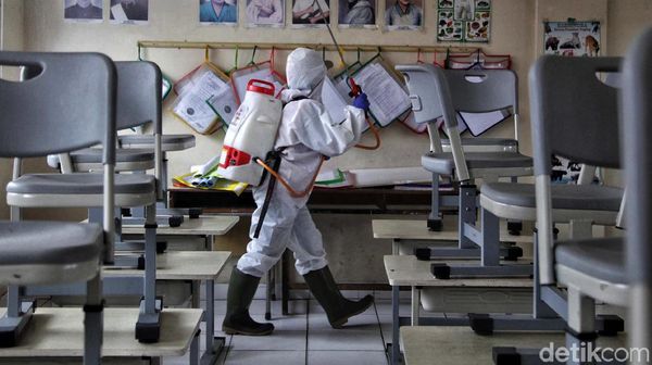 Gedung Sekolah Jadi Sasaran Disinfeksi Corona di Jakarta