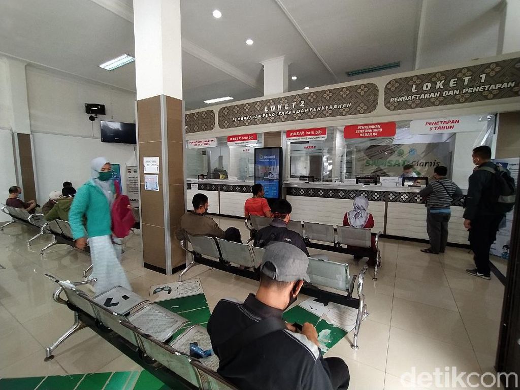 Jumlah Pemohon STNK Meningkat, Samsat Ciamis Perketat Protokol Kesehatan Jumlah Pemohon STNK Meningkat, Samsat Ciamis Perketat Protokol Kesehatan