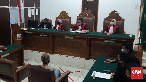 sidang tuntutan Nikita Mirzani