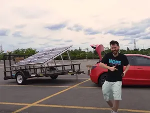 Butuh 10 Hari untuk Cas Tesla Model 3 Pakai Solar Panel