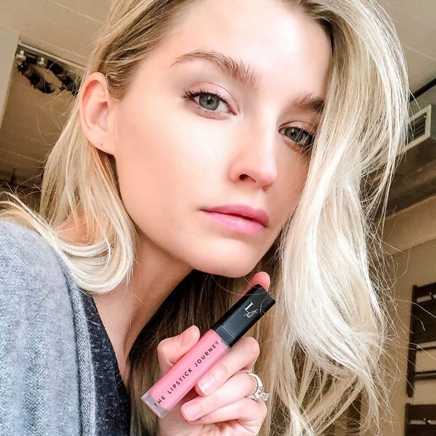 Pinkish nude lipstick/Sumber: instagram.com/thelipstickjourney Pinkish nude lipstick untuk membuat gigi tampak lebih cerah