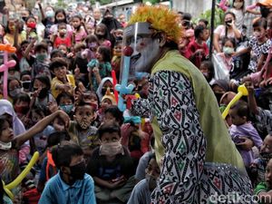 Aksi Menghadirkan Senyum Anak-anak Korban Kebakaran
