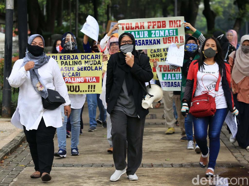 Aturan Zonasi Berdasarkan Usia Menuai Protes Warga Aturan Zonasi Berdasarkan Usia Menuai Protes Warga
