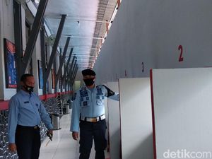 Pandemi Corona, Napi-Pengunjung Rutan Bandung Disekat Bilik Kaca