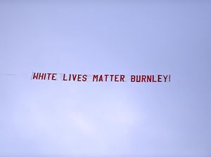Insiden Spanduk Rasisme di Laga Man City Vs Burnley Akan Diusut Insiden Spanduk Rasisme di Laga Man City Vs Burnley Akan Diusut