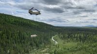 Foto: Detik-detik Bus Into The Wild Dipindah Pakai Helikopter