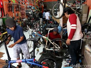 Demam Gowes Bikin Pedagang Sepeda di Bandung Banjir Rezeki